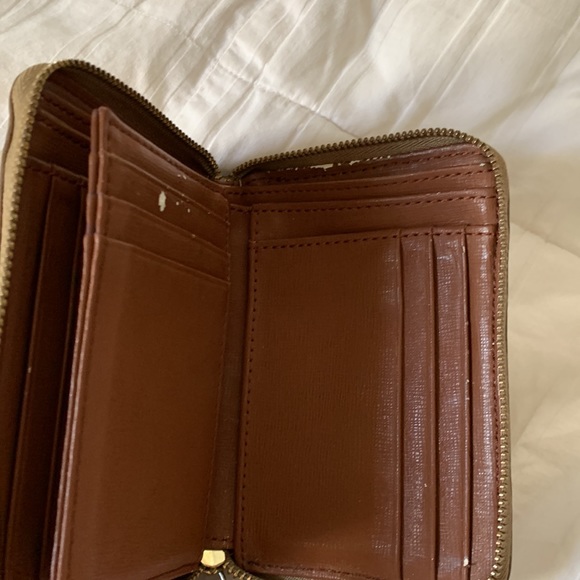 Fossil Gold Zip Bifold Wallet - Picture 11 of 13